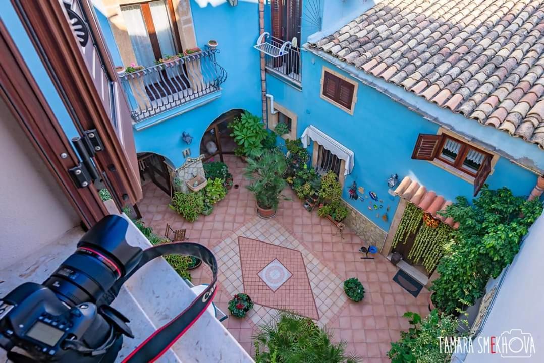 La Finestra Sul Cortile B&B Шакка Екстер'єр фото