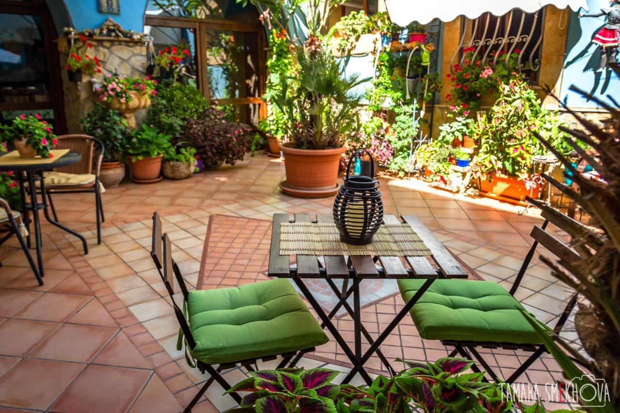 La Finestra Sul Cortile B&B Шакка Екстер'єр фото